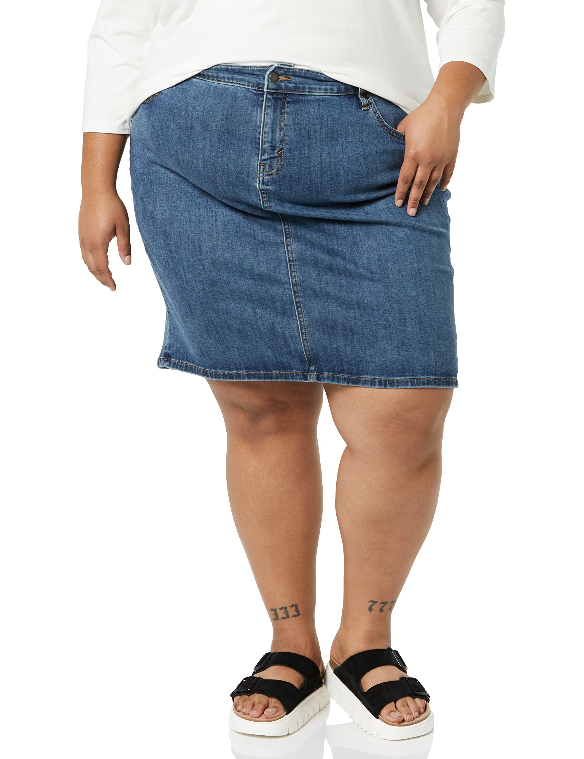 Women's Classic 5-Pocket Denim Skirt (Available in Plus Size)